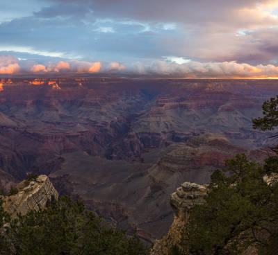 Photo of sunrise in te Grand Canyon.