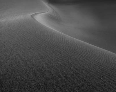 Photo of Mesquite Flat Dunes in the Death Valley.