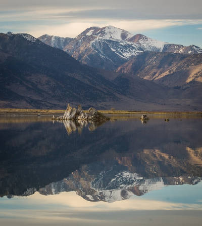 Photo of peaks in the Eastern Sierra mountains in California.