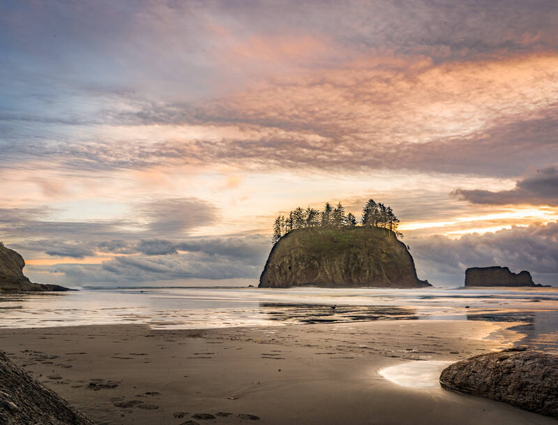 Photo of a seastack near Second Beach. Winter 2018.